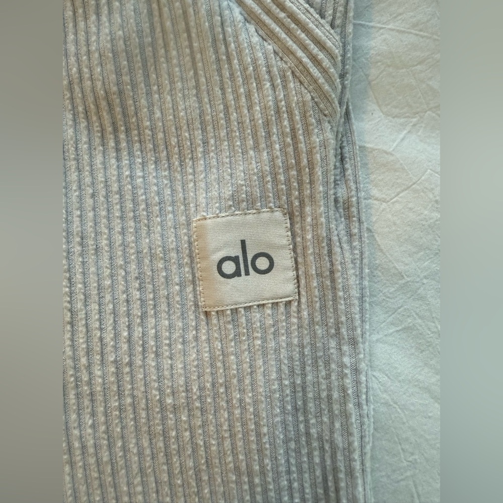 Alo Yoga Muse Matching Set (Hoodie and Pant in Ivory) Small - Picture 7 of 15